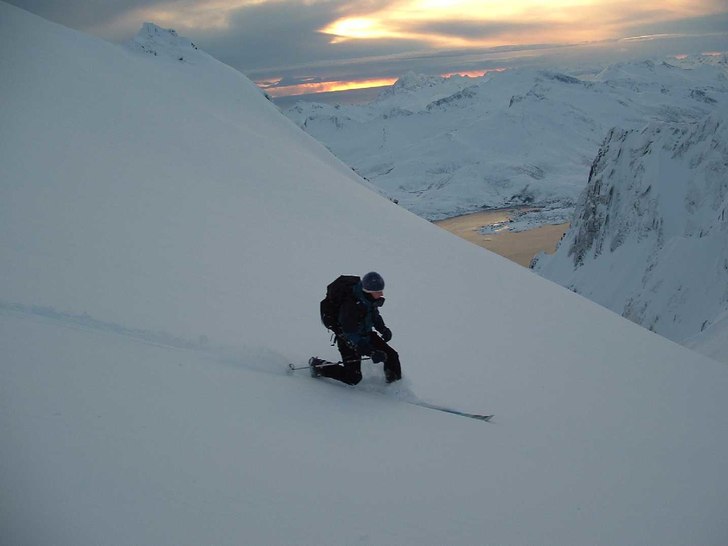 1100m puder ned till bilen vid havet.. Photo: Sara Widell. Rider: Oscar Wahlund.