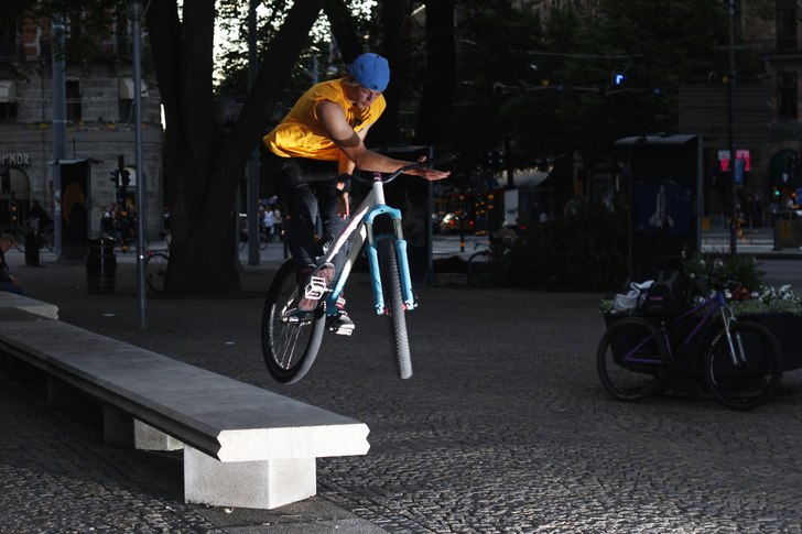 Kevin på strandvägen. Photo: Joacim Berge. Rider: Kevin Käll.