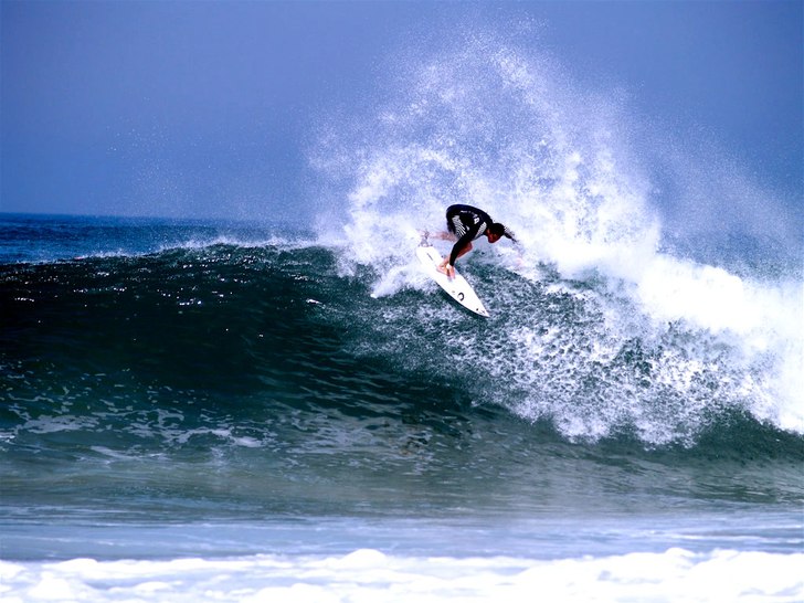 Surfare från Hossegor. Photo: Johan Mårtensson. Rider: Local.