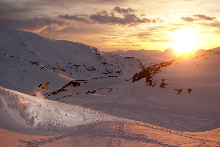 Berra Berggren - Tailgrab to fakie. Photo: Adam Klingeteg. Rider: Berra Berggren.