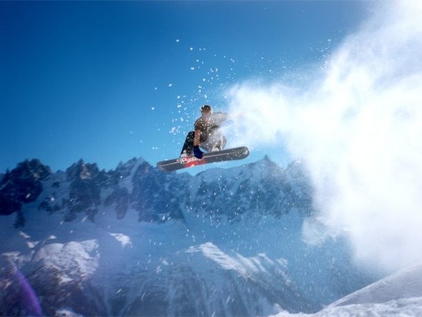 Oförglömlig hoppsession i 
Brevent, Chamonix. J. Photo: Johan Lundin. Rider: John Gustavsson.