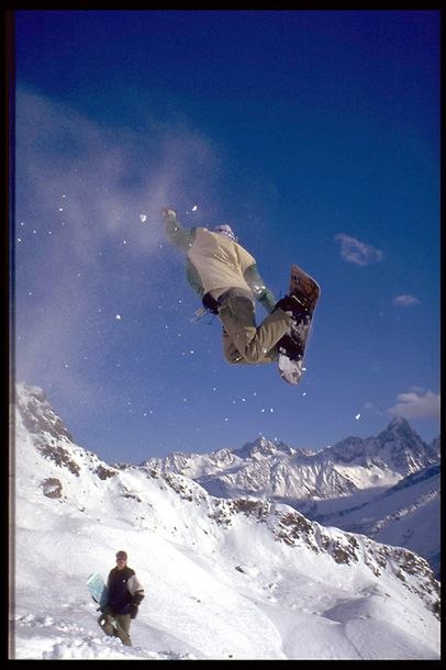 Oförglömlig hoppsession i 
Brevent, Chamonix. T. Photo: Johan Lundin. Rider: Tobias Nilsson.