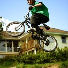 En utav mina f&ouml;rsta 180:isar. Photo: Johan Lantz. Rider: Elov Olsson.