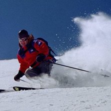 Bild fr&aring;n en suver&auml;n v&aring;rskid&aring;kning p&aring; Peak 7 . Photo: Jonas Emilsson. Rider: Rickard Nordlund.