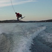 Fet session i sk&auml;rg&aring;rden. Photo: Ther&eacute;se Berntsson. Rider: Philip Rafstedt.