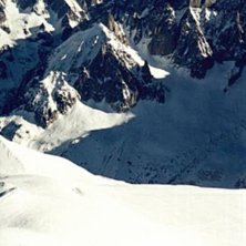 Ok&auml;nd snowboard&aring;kare p&aring; Aguille du midi, Chamon. Photo: David Furendal. Rider: ok&auml;nd.