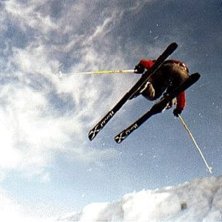 Ville f&aring; undersidan mot kameran, s&aring; vrider upp s. Photo: Thomas Nisbel. Rider: Peter Nilimaa.