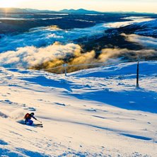 @ollesod njuter av &Aring;reskutans utbud; mysig sn&ouml; o. Photo: Klas Hagelbeck. Rider: Olle S&ouml;derberg.
