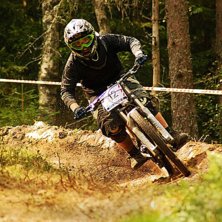 Tagen under Svenska Downhill Cupen i Sunne. Photo: Peter Withfeldt. Rider: Anders Sahl&eacute;n.