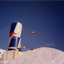 Henke drar p&aring; ett feting trick i Red bull big air. Photo: Patrik Durfors. Rider: Henrik windstedt.