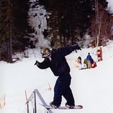 &Auml;nnu en local som drar p&aring; feta grejer p&aring; Burton. Photo: Patrik Durfors. Rider: Hampus Ahlstr&ouml;m.