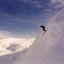 Ett nice drop me fina omgivningar i &Aring;re.. Photo: Patrik Durfors. Rider: G&ouml;ran Norling.