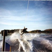 Wakeboard p&aring; p&aring; V&auml;stkusten om sommaren &auml;r det . Photo: G&ouml;ran Persson. Rider: Stefan Persson.
