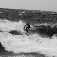 stor och st&ouml;kig s&ouml;ndag p&aring; stenstrand. fick tv&aring;. Photo: Henrik Orgna. Rider: Jacob Wester.