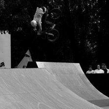 En av finnarna drog p&aring; en st&ouml;rt dippad 3a. Photo: Simon Berggren. Rider: N&aring;gon finne.