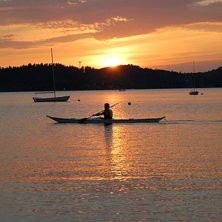 njuter av livet en kv&auml;ll p&aring; v&auml;stkusten. Photo: Andreas Mathisen. Rider: Andr&eacute;as Ahlstedt.