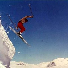 Skav&aelig;l&amp;#039;n! P&aring; det glade 80-tallet.
Ski:.