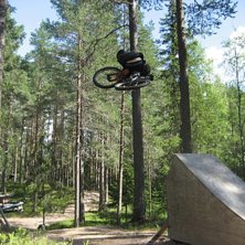 Table. Photo: Johan Larsson. Rider: Fredrik Larsson (jag).