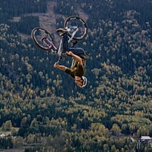 Backflipp i Hafjell, under TSG dirtjam. Photo: Kenneth Einars. Rider: Linus Sj&ouml;holm.
