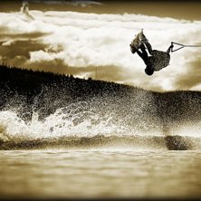 Wakeboard-SM i &Aring;re 2010
G&ouml;r sig s&aring; klart b&auml;tt. Photo: Thomas Lundman. Rider: Ok&auml;nd.