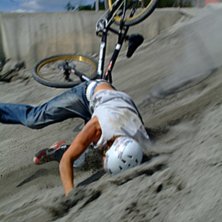 En riktig &amp;quot;&auml;ta jord&amp;quot; landning. . Photo: No name. Rider: Johan Lilja.