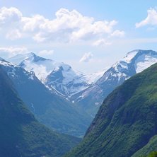 Nere i dalen ligger Folven camping d&auml;r vi bor var. Photo: Jonne L&ouml;vkvist.