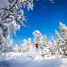 Among the pillows in Skiers Right area.. Photo: Evelina R&ouml;nnb&auml;ck.