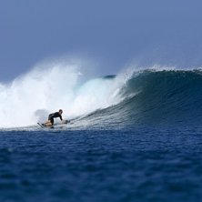 Tidig morgon just efter soluppg&aring;ng, svag offshore. Photo: Reilly Cooney. Rider: Tobias Wattman Lundstig.