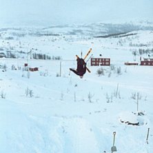 Backflipp ner mot vassijaure. Photo: Jan Svoboda. Rider: Jonas Andersson.