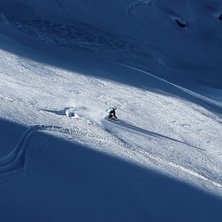 Frida Segern&auml;s hittar or&ouml;rd sn&ouml; p&aring; v&auml;g nedf&ouml;. Photo: Axel Adolfsson. Rider: Frida Segern&auml;s.