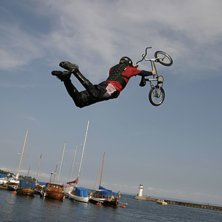 Superman, p&aring; en 16-tummare, fr&aring;n den fyra meter . Photo: Ulrik Brandt. Rider: Andreas Jacobsson.