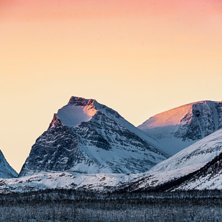 Tuolpagorni under en solnedg&aring;ng i november 2015. . Photo: Hjalmar Andersson.