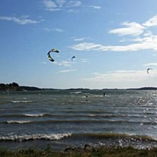 &Aring;ker en bit p&aring; kite drake 13.5. Rider: mercan.