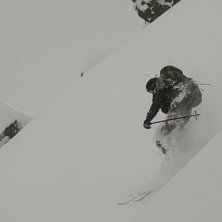 Koppartind &auml;r ett fantastiskt fjell f&ouml;r toppturs. Photo: Christer T Harnesk. Rider: Kristian Vestergard.