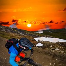 Solnedg&aring;ng &Aring;reskutan!.