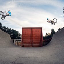 Barspin fr&aring;n b&aring;da.. Photo: Mats Kahlstr&ouml;m. Rider: Jens Kahlstr&ouml;m &amp;amp; Max Fredriksson.