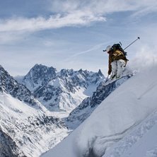 You need snow? Come in Chamo!!.