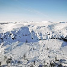 Kammen p&aring; Fun&auml;sdalsberget, ett kort men adrenali. Photo: Petter Elfsberg.