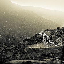 H&ouml;sten har slagit till i &Aring;re och n&auml;r vi var upp. Photo: Simon Sj&ouml;r&eacute;n - www.sjoren.se. Rider: Kristian Axelsson.