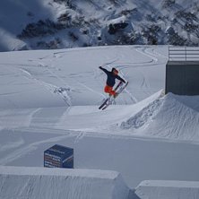Andreas s&auml;tter en stor 360 tailgrab. Photo: Christoffer Aabol. Rider: Andreas Bryngel.