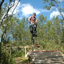 Manual-drop. Photo: Petter Dahl. Rider: Mads andre.