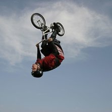 Hjo dirtjump session... backflip p&aring; 16&amp;quot;. Photo: Ulrik Brandt. Rider: Andreas Jacobsson.