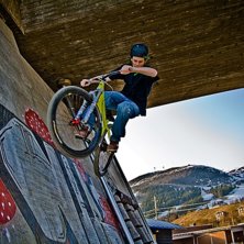 Fotade lite street under Valborgshelgen i &Aring;re. Photo: Kenneth Einars. Rider: Alexander B&auml;ckvall.