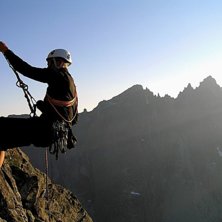 Nedfirning fr&aring;n Romsdalhorn en ljumen augstikv&auml;l. Photo: Andreas Persson. Rider: Johan Olofsson.