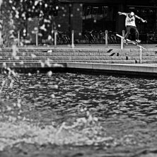 En s&aring;n d&auml;r boardslide p&aring; ett s&aring;nt d&auml;r &amp;qu. Photo: Jonathan Birkemyr. Rider: Robin Carlson.