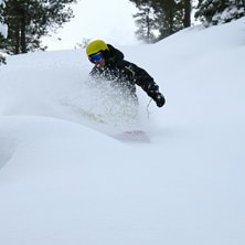 Nok en pudderdag ved Namdals folkeh&oslash;gskole i Gron. Photo: Kurt Are Lona. Rider: Baldur Sn&aelig;r Svensson.