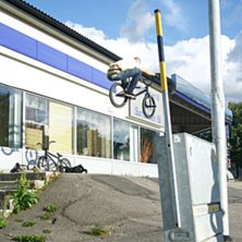 TUCK. Photo: Pontus Jonsson. Rider: Henrik Westlund.