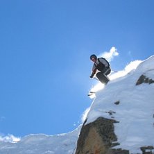 En dag i bl&aring;-himmelss&auml;nkan.... Photo: Michael Malmros. Rider: Martin Bengtsson.