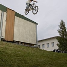 ett roofdropp, kort ansats, v&auml;ldigt l&auml;skigt. Photo: johan wennerstr&ouml;m. Rider: klas morin.